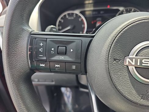 Used 2023 Nissan Rogue SV AWD/4WD image 17