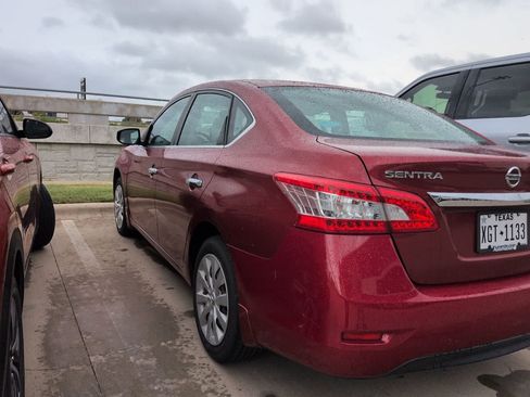 Used 2014 Nissan Sentra S FWD image 4