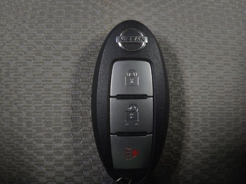 Used 2019 Nissan Rogue Sport SV FWD image 32