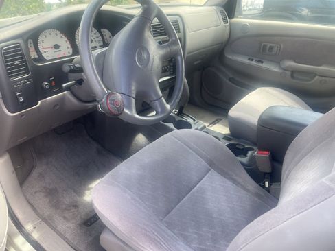 Used 2004 Toyota Tacoma PreRunner RWD image 7