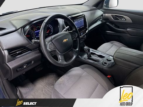 Used 2023 Chevrolet Traverse LT FWD image 12