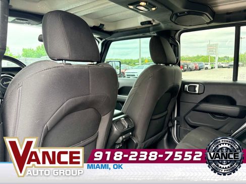 Used 2020 Jeep Gladiator Overland w/ Trailer Tow Package AWD/4WD image 15