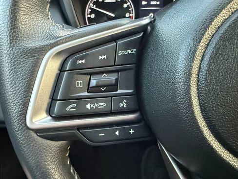 Used 2025 Subaru Outback Limited AWD/4WD image 25