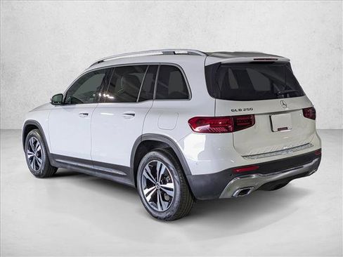 Used 2025 Mercedes-Benz GLB 250 image 7