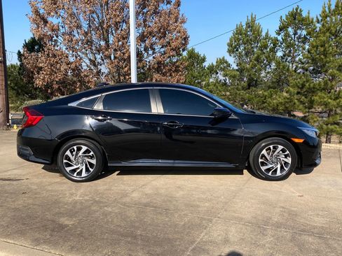 Used 2018 Honda Civic EX image 7