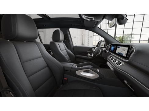 New 2026 Mercedes-Benz GLS 450 4MATIC image 4