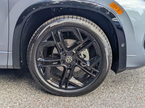 New 2026 Volkswagen Tiguan SE R-Line image 10