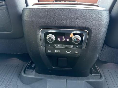 Used 2023 GMC Yukon XL Denali Ultimate AWD/4WD image 21