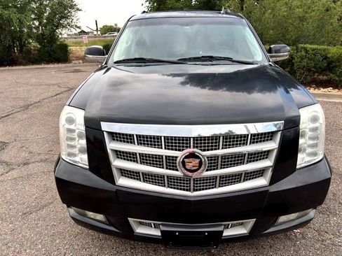 Used 2013 Cadillac Escalade ESV Platinum AWD/4WD image 3
