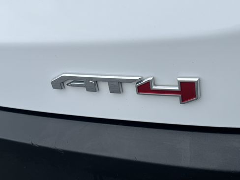Used 2023 GMC Acadia AT4 AWD/4WD image 10