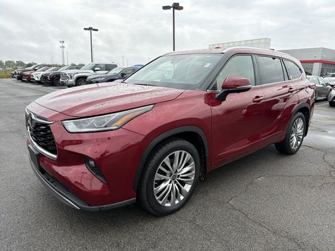 Used 2023 Toyota Highlander Platinum AWD/4WD image 4