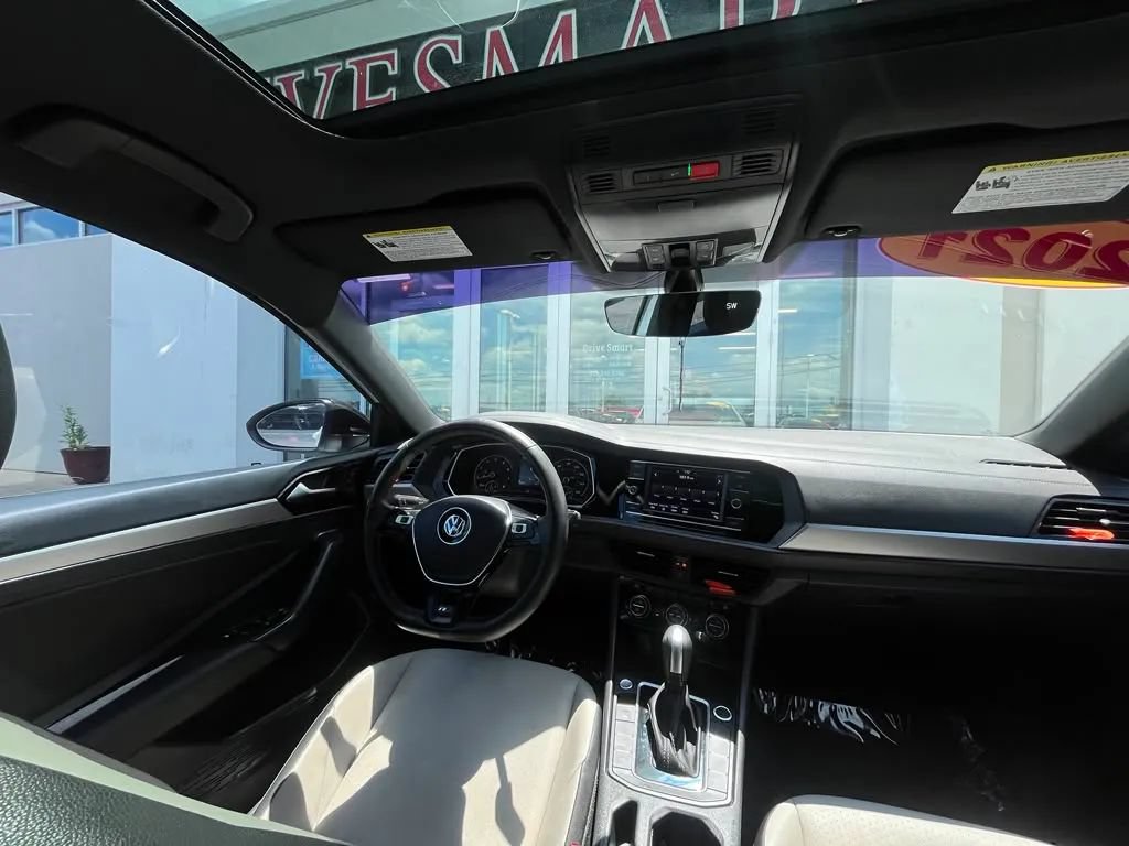 Used 2021 Volkswagen Jetta R-Line w/ R-Line Cold Weather Package FWD image 36