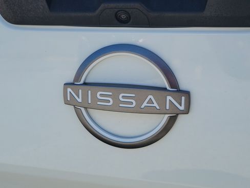 Used 2022 Nissan Frontier SV image 7
