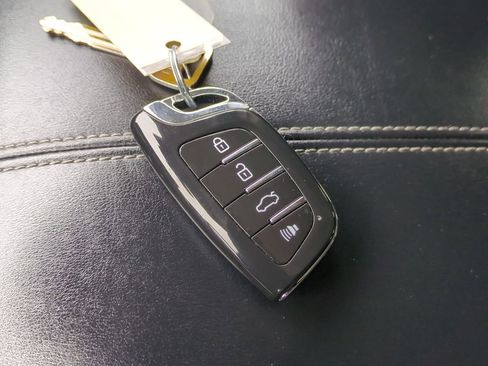 Used 2022 Nissan Pathfinder Platinum w/ Cargo Package image 37