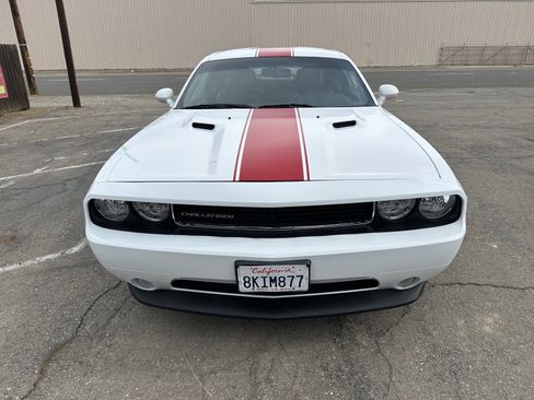 Used 2013 Dodge Challenger SXT image 7