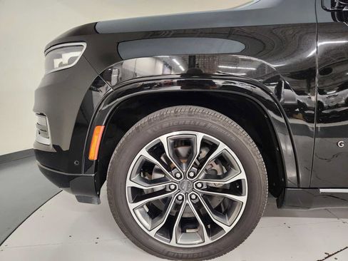 Used 2022 Jeep Grand Wagoneer Series III AWD/4WD image 19