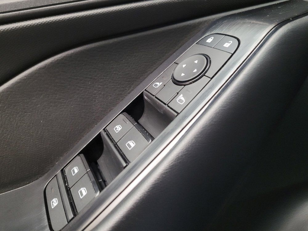 Used 2024 Nissan Rogue S FWD image 27