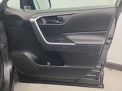 Used 2025 Toyota RAV4 LE image 13