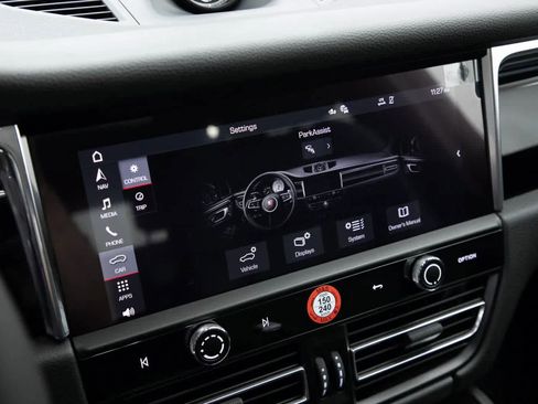 Certified 2025 Porsche Macan S image 15