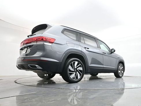 Used 2024 Volkswagen Atlas SE AWD/4WD image 36