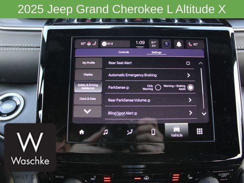 New 2025 Jeep Grand Cherokee L Altitude image 50