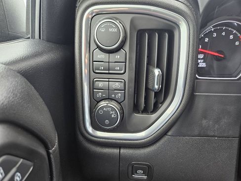 Used 2021 Chevrolet Silverado 1500 LT Trail Boss w/ Convenience Package II AWD/4WD image 32