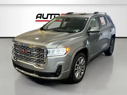 Used 2023 GMC Acadia Denali w/ Denali Technology Package image 3