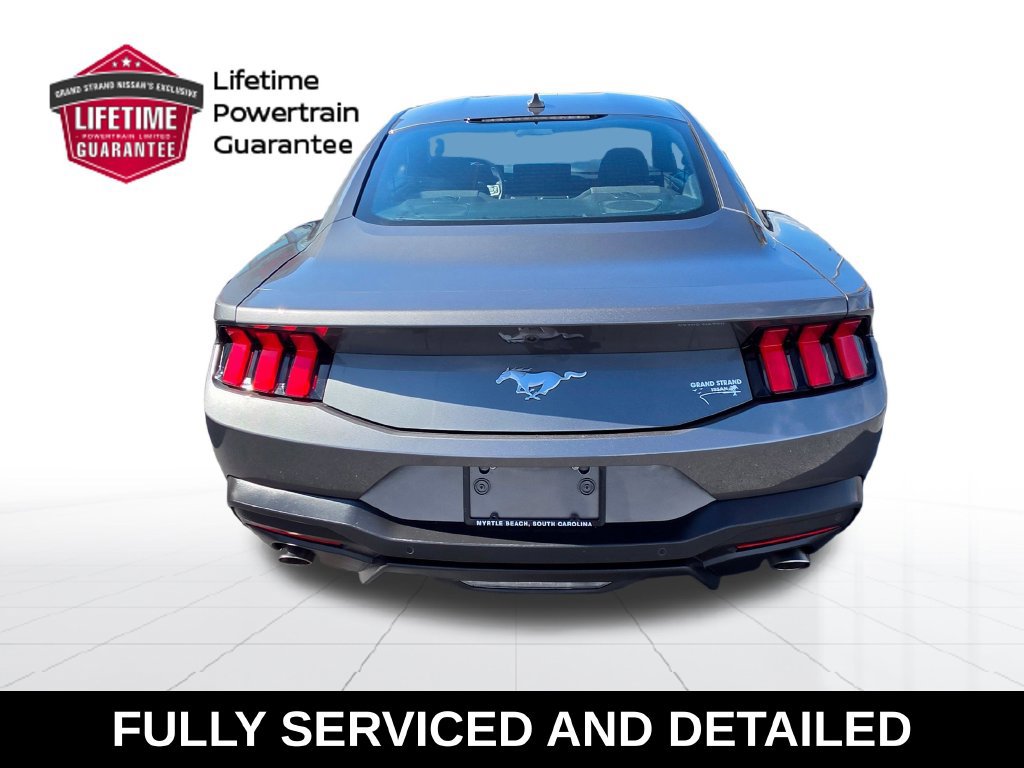 Used 2025 Ford Mustang Coupe RWD image 9