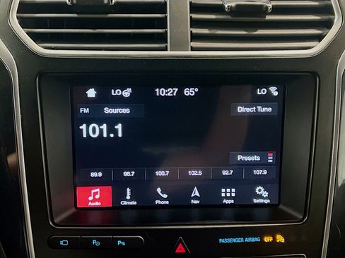 Used 2018 Ford Explorer Platinum AWD/4WD image 11