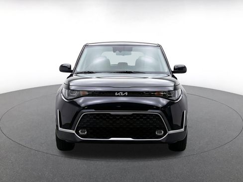 Used 2025 Kia Soul LX w/ LX Technology Package FWD image 2