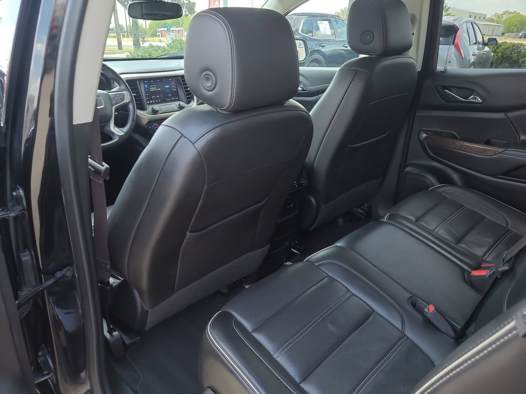 Used 2023 GMC Acadia Denali FWD image 9