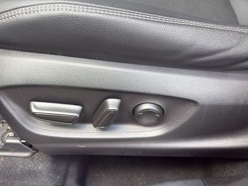 Used 2023 Toyota Corolla Cross XLE FWD image 17