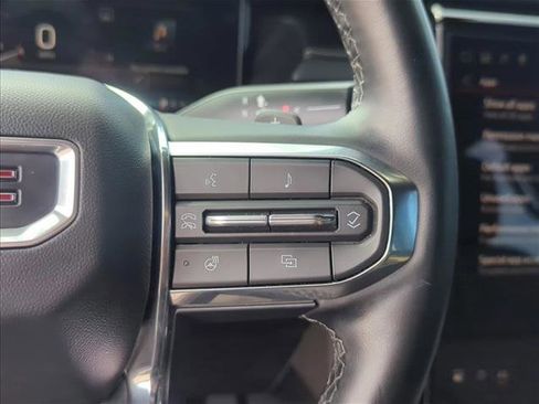Used 2025 GMC Acadia Elevation FWD image 17