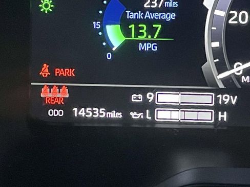 Used 2025 Toyota Tundra Limited image 37