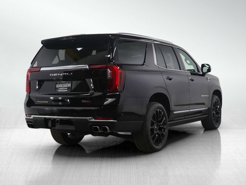 Used 2025 GMC Yukon Denali w/ Sun & Power Step Package image 5