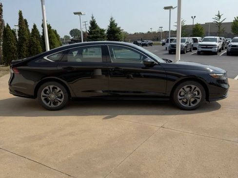 New 2026 Honda Accord EX-L image 6
