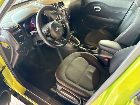 Used 2017 Kia Soul FWD image 22