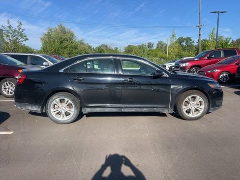 Used 2017 Ford Taurus SEL w/ Equipment Group 201A AWD/4WD image 4