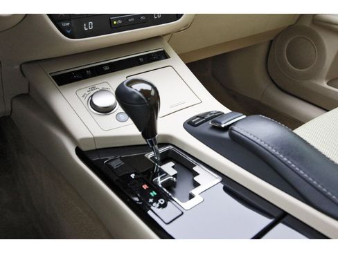 Used 2013 Lexus ES 350 4dr Sdn image 29