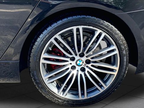 Used 2018 BMW 530i xDrive w/ M Sport Package AWD/4WD image 11