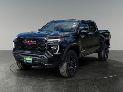 Used 2024 GMC Canyon Elevation w/ Elevation Premium Package AWD/4WD image 3