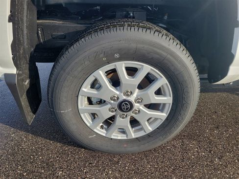 Used 2025 Toyota Tacoma SR5 image 5