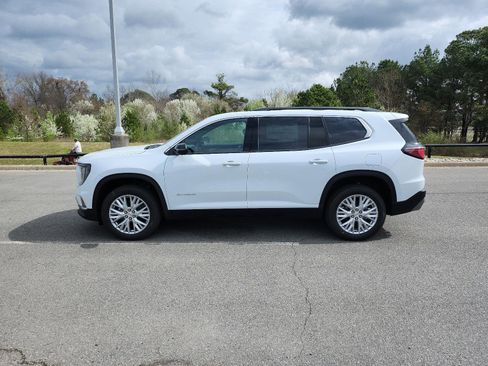 Used 2026 GMC Acadia Elevation w/ Elevation Premium Package FWD image 2
