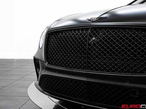 Used 2022 Bentley Continental GT image 11