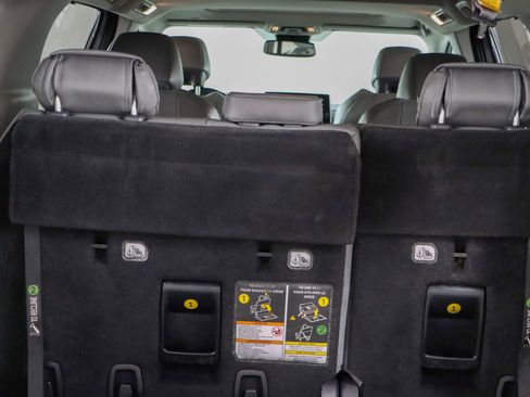 Used 2021 Toyota Sienna XLE image 31