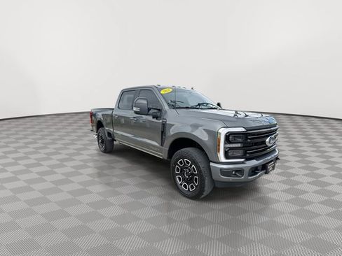 Used 2026 Ford F250 Platinum AWD/4WD image 2