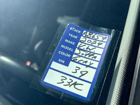 Used 2024 Volkswagen Jetta SE FWD image 24