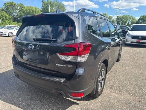 Used 2019 Subaru Forester Premium AWD/4WD image 2