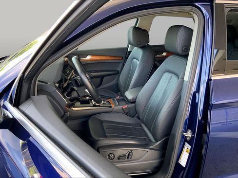 Used 2022 Audi Q5 2.0T Premium w/ Convenience Package AWD/4WD image 8
