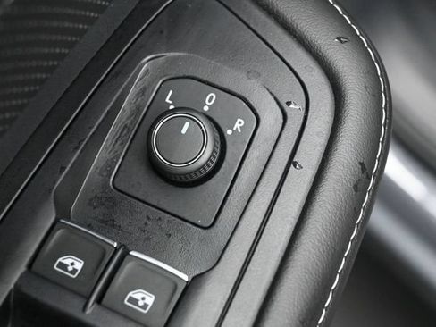 Used 2026 Volkswagen Atlas Cross Sport SEL R-Line AWD/4WD image 12